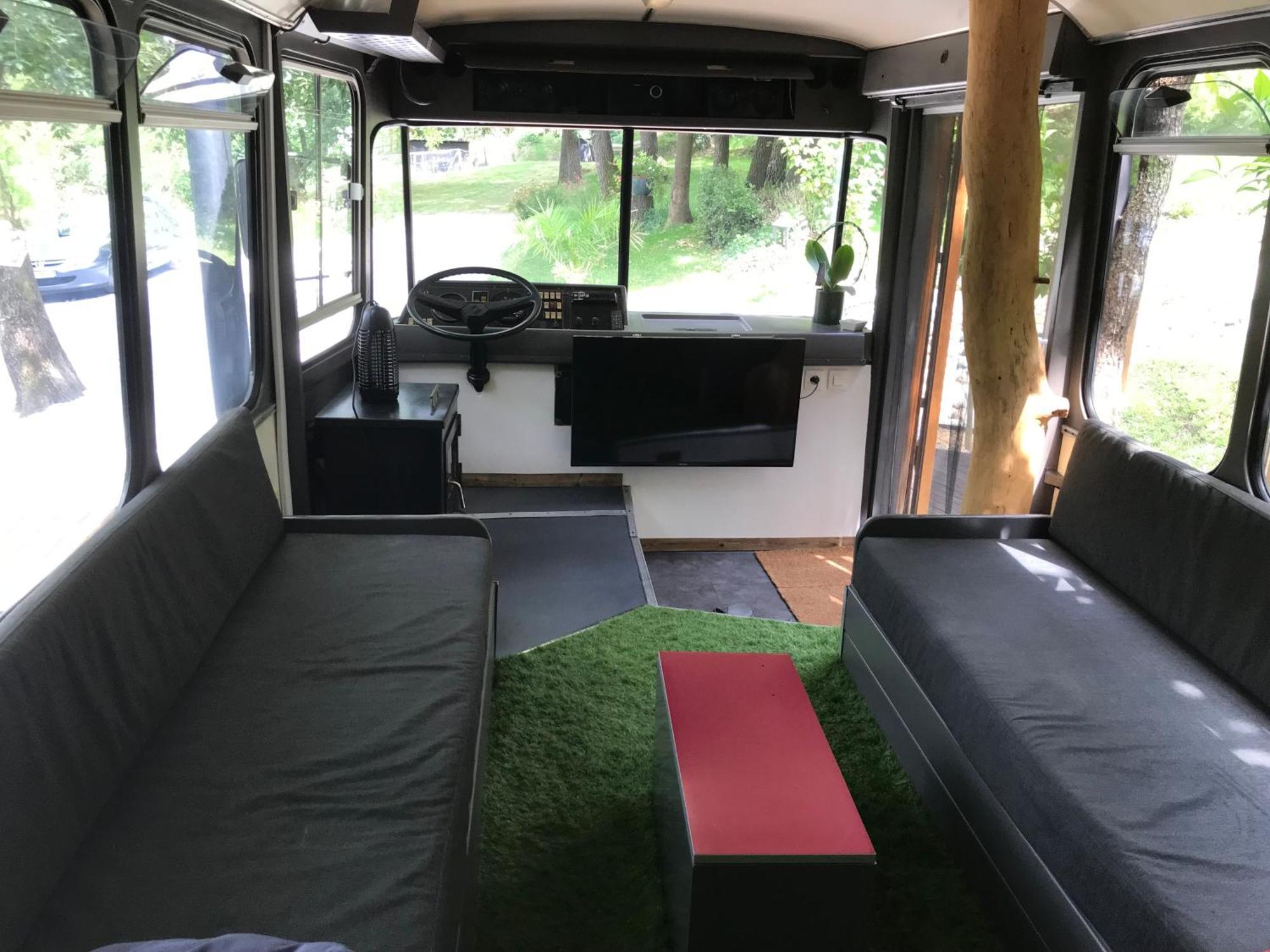 Bus Atypique Au Bord Du Canal Du Midi Et Au Coeur D'Une Foret 2 Chambres Villepinte (Aude) Exterior foto