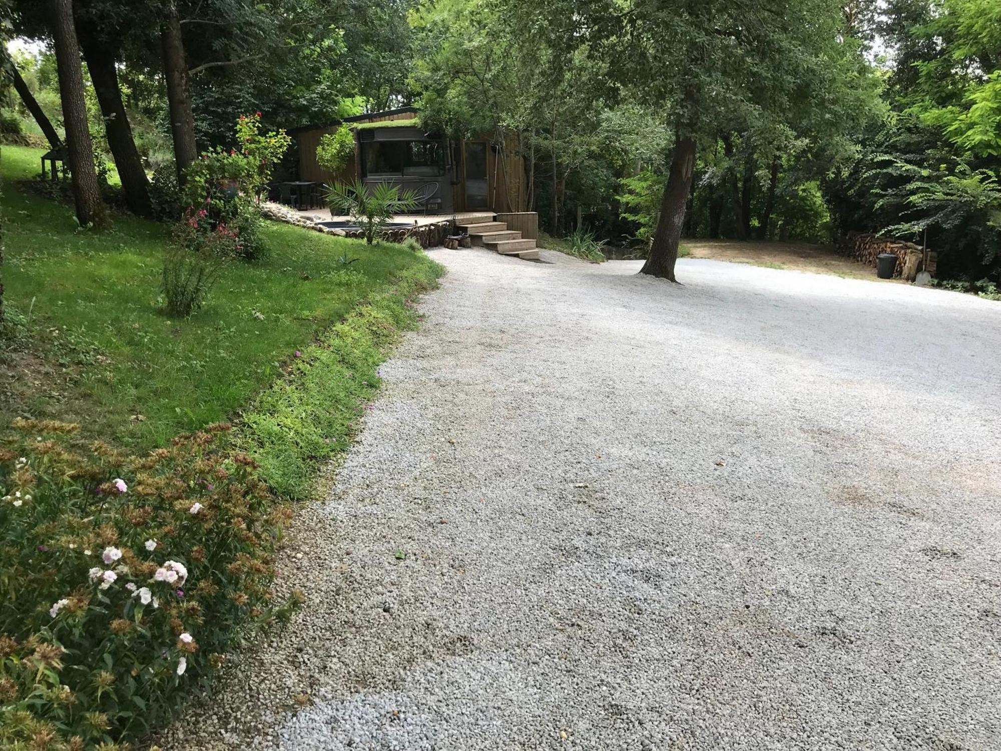 Bus Atypique Au Bord Du Canal Du Midi Et Au Coeur D'Une Foret 2 Chambres Villepinte (Aude) Exterior foto